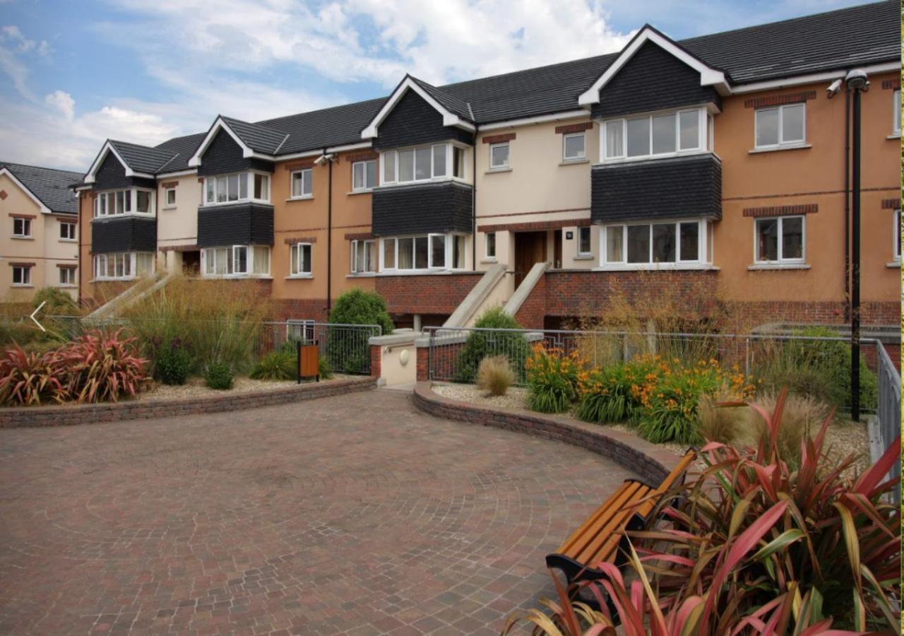 Kings Court Holiday Apartments Tralee Extérieur photo